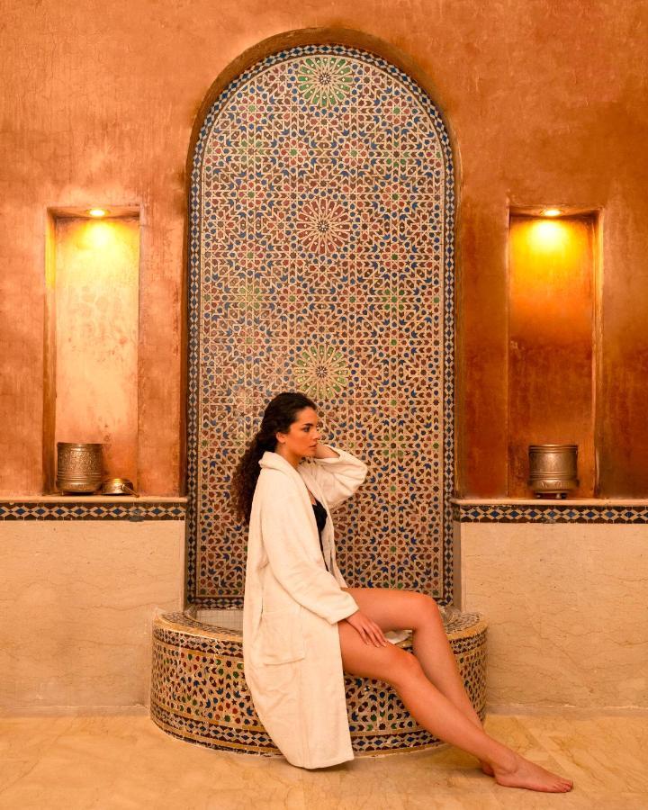 Tikida Golf Palace Agadir Eksteriør bilde A woman in a hammam