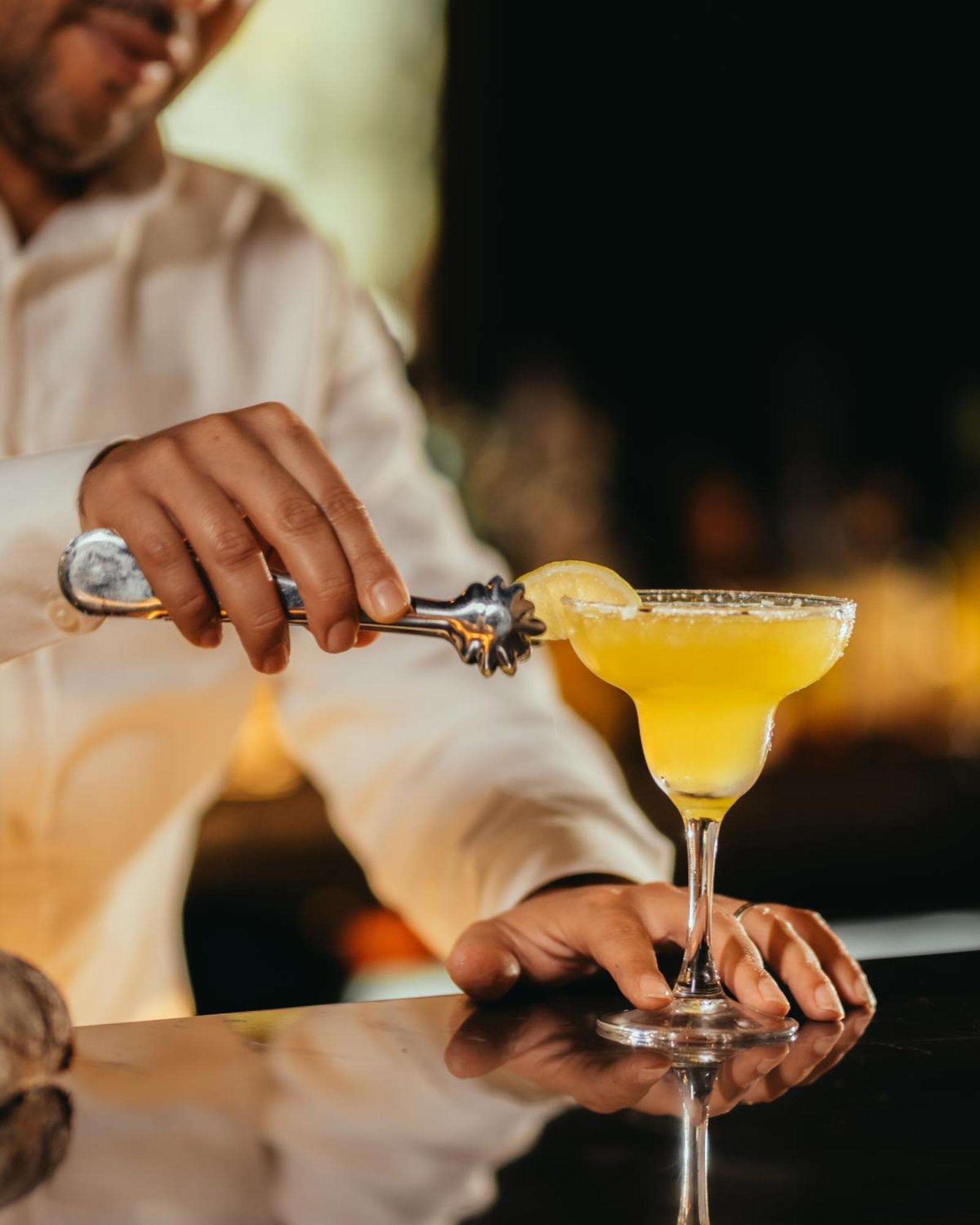 Tikida Golf Palace Agadir Eksteriør bilde A margarita being garnished with a lime
